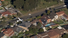 VIDEO: Od katastrofy ich delili metre. Lietadlo stratilo vo vzduchu výkon, pri núdzovom pristátí tesne minulo domy