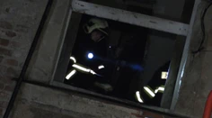 Požiar v Žiline. Ľudia utekali z bytovky s deťmi na rukách a v pyžamách