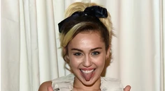 Miley Cyrus opäť vystrkuje pazúry. Toto tetovanie si mohla odpustiť