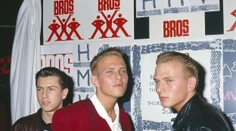 Pamätáte si kapelu Bros? Kedysi zženštelí, teraz poriadne sexy