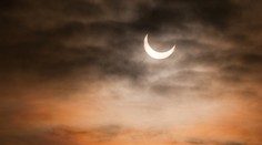 Zatmenie Slnka uvidíme aj u nás. Kde bude najviditeľnejšie?