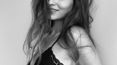 Krásna priateľka hviezdy Oteckov: Sexy fotka v bielizni