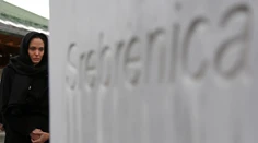 Angelina Jolie v Srebrenici: Rozplakala sa pri hroboch znásilnených žien