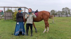 Propaguje agroturistiku v Slovenskom raji, jej vášňou sú kone. Pozvanie do hôr prijala Zuzana Labudová
