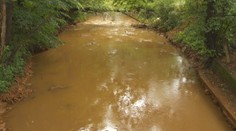 Na celom úseku takmer vyhynuli ryby a voda sa sfarbila dooranžova. Takto vyzerá rieka Slaná teraz