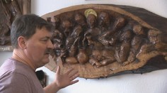 Keď už musí robiť chlapa, je to čert. Rezbár Michal sa s nožíkom oháňal už v útlom detstve