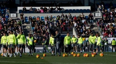 Zidane viedol svoj prvý tréning. Pozrieť si ho prišlo až 6000 ľudí!