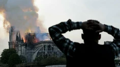 Celebrity smútia za katedrálou Notre Dame. Ich reakcie vás dojmú