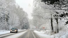Pozor na silný vietor, skomplikuje aj situáciu na cestách