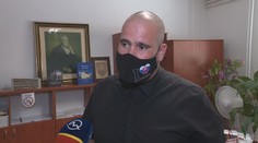 Po vyhlásení stavebnej uzávery si našiel rozbité auto. Starosta Hviezdoslavova sa zastrašiť nenechá