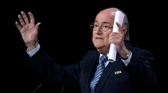 Blatter v stredu pracoval, v sídle FIFA zožal aplauz zamestnancov