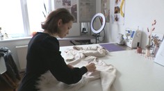 Zimné bundy striedajú jarné kabáty. Odborníčky radia, čo s oblečením po zime a aká bude jar vo svete módy