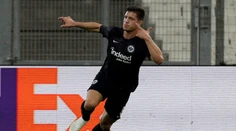 VIDEO: Frankfurt doma deklasoval Düsseldorf, hrdinom päťgólový Jovič