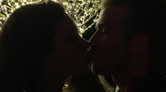 Beckhamovci oslavujú výročie. Victoriu v svadobnom nespoznáte