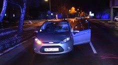 Vodič zrazil na priechode matku s dcérou, jednu z nich viezol na kapote 15 metrov