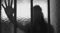 Pre podozrenie z týrania skončilo minulý rok tridsať detí v opatere štátu