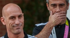 FIFA dočasne suspendovala Rubialesa za aféru s bozkom