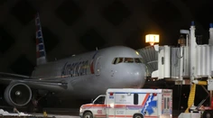 Video z lietadla, ktoré zasiahli silné turbulencie. Ľudia sa lúčili so životom