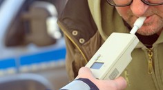 Testovali sme, čo robí kvapka tvrdého alkoholu s vodičmi