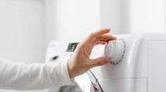 Žena prišla so šikovným trikom. Takto počas prania výrazne ušetríte na energiách