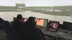 Pozrite sa, ako sa z bežného absolventa môže stať letový dispečer s rozprávkovou výplatou