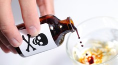 Dôchodca sa pokúsil otráviť vlastnú ženu. Nechcel sa o ňu starať