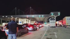 Konflikt medzi Srbskom a Kosovom sa stupňuje, uzavreli hranice. Na severe Kosova sa rozozvučali sirény