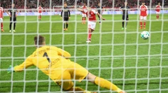 Hráči už sedeli v šatni, rozhodca ich pre tento dôvod zavolal späť na trávnik