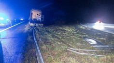 Nekontrolovateľná jazda vodiča kamiónu: Zanechal na nemeckej diaľnici 30-kilometrovú spúšť