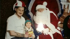 Umierajúci otec strávil posledné mesiace života hľadaním novej rodiny pre synčeka