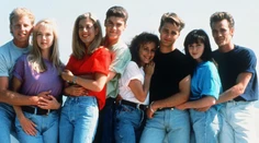 Beverly Hills 902 10 po 25-tich rokoch. Takto vyzerajú dnes