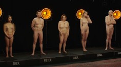 Holanďanov rozdeľuje relácia pre deti, v ktorej školáci kladú otázky nahým dospelým