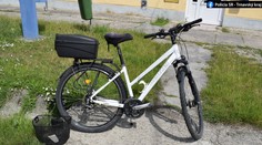 Vodič v Hlohovci zastavil a otvoril dvere. Nevšimol si cyklistku, tá narazila a prepichla si pľúca