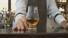 Bojovať s alkoholom sa dá aj inak ako prísnymi trestami. Odborník uviedol štyri konkrétne opatrenia