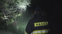 Rodina sa so štyrmi deťmi vybrala na túru, počas tmy zablúdili. Dokázali si privolať pomoc