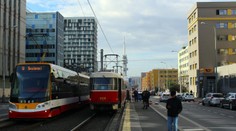 Desivá nehoda v Prahe: Električka zrazila matku s dvomi malými deťmi