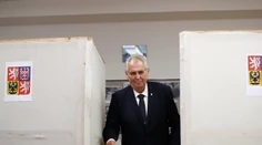Česi na Slovensku tipujú v prezidentských voľbách druhé kolo s Milošom Zemanom