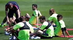 Zranený Iniesta netrénoval, Alba ostáva do roku 2020