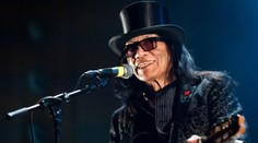Zomrel spevák Sixto Rodriguez, hrdina filmu Pátranie po Sugar Manovi