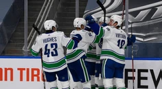 Vancouver sa dohodol na nových zmluvách s dvojicou hviezd