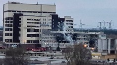 Rusi už naplno ovládli jadrovú elektráreň v Záporoží, mučia vraj zamestnancov. Signál sa stráca aj s Černobyľom