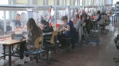 Po predsudkoch si konečne našli prácu. Rómom podal pomocnú ruku nemecký investor