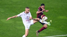 VIDEO: Brankár na neho zabudol a draho zaplatil. V českej lige padol vtipný gól