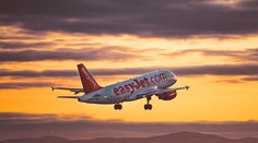 Dvere im zavreli pred nosom. Lietadlo odletelo bez troch cestujúcich na invalidných vozíkoch