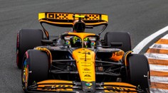 Norris vyťažil víťazstvo z prvej pozície na štarte. Verstappen na domácej trati na pódiu nechýbal