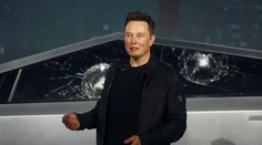 Elon Musk predal ďalší balík akcií Tesly za milióny