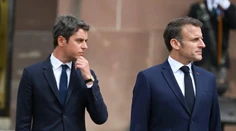 Francúzsky premiér Attal avizoval, že rezignuje. Macron ho žiada, aby ostal