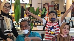 Posledné odkazy obetí spadnutého lietadla. Medzi nimi bola aj tehotná matka s malými deťmi