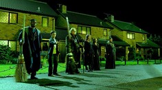 Ďalšia hviezda Harryho Pottera v Bratislave: Neváhala a ľahla si na zem k Čumilovi