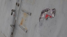 Sám si našiel ukradnuté auto, to následne zmizlo z policajnej garáže. Aj tak musí platiť